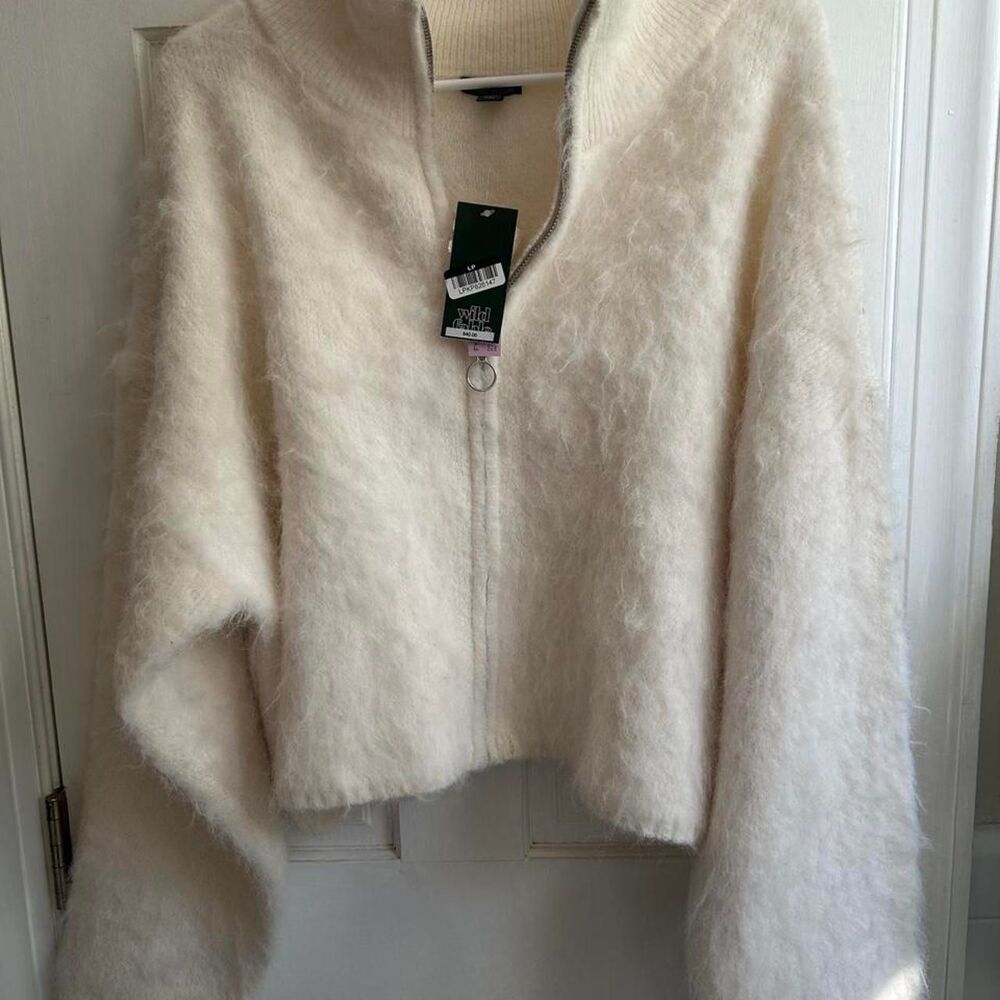 Wild-fable Women's Cream and White Jumper
